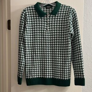 Boohoo Green and White Houndstooth Sweater